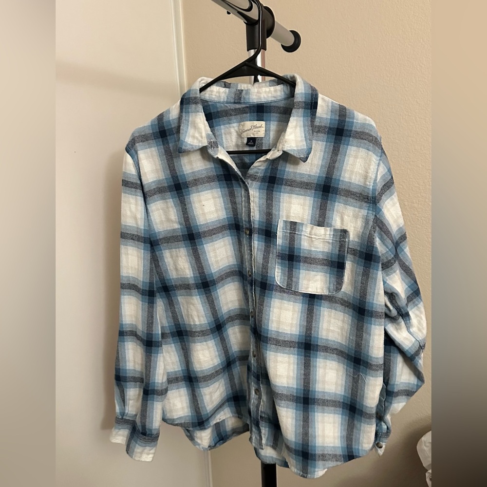 Universal Thread Women's flannel plaid Shirt